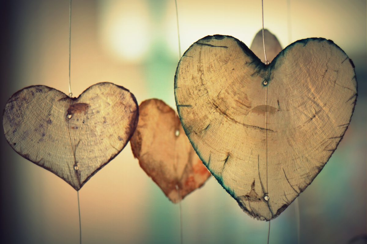 https://www.maxpixel.net/Florence-Love-Hand-Hart-Honeymoon-Lovers-1076151